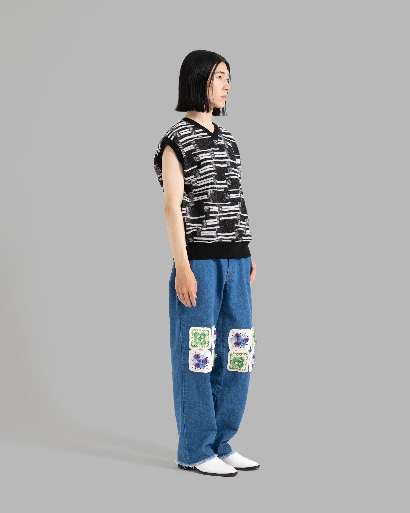 DEFORMATION BORDER KNIT VEST - BLACK/WHITE