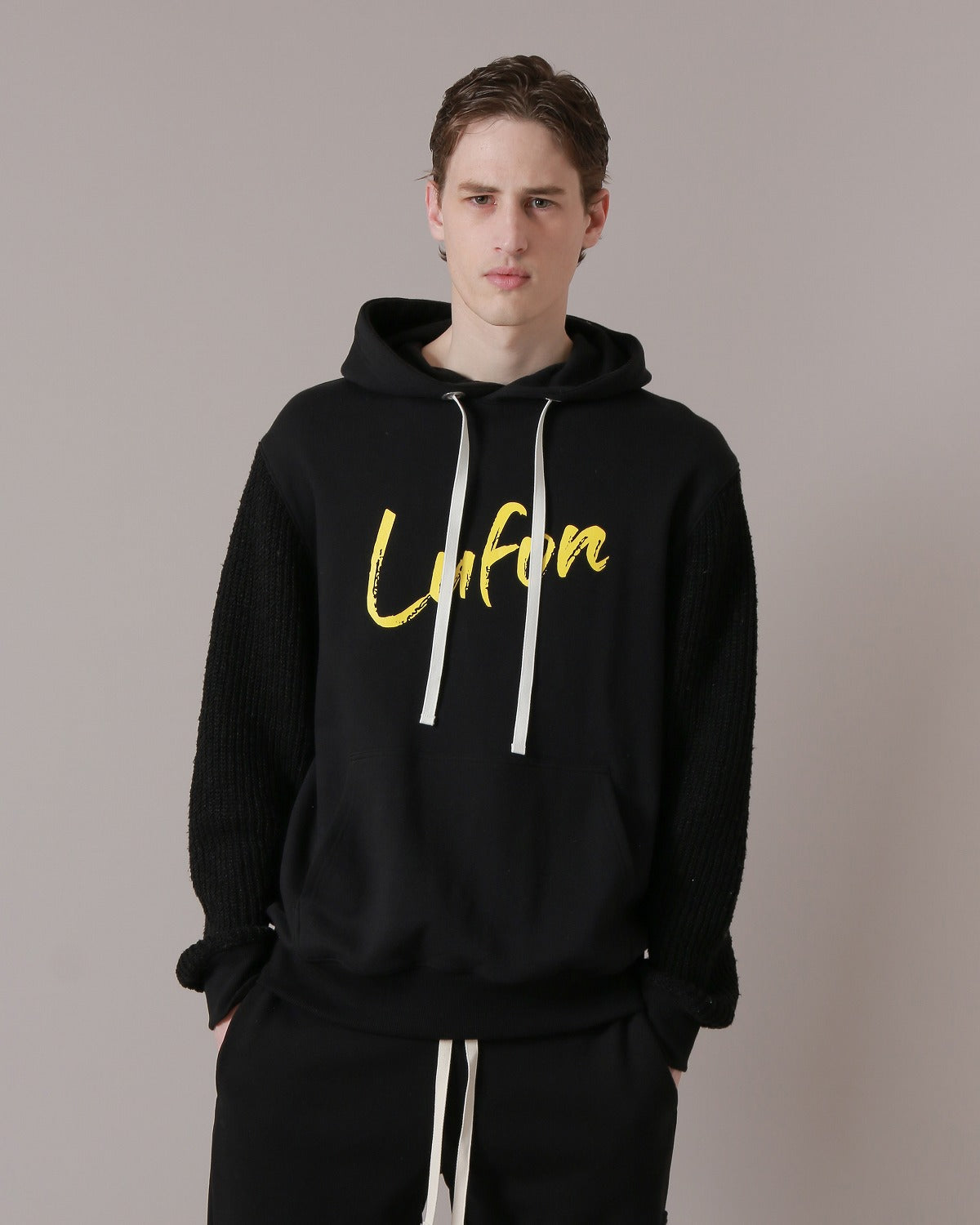 KNIT SLEEVE HOODIE - BLACK