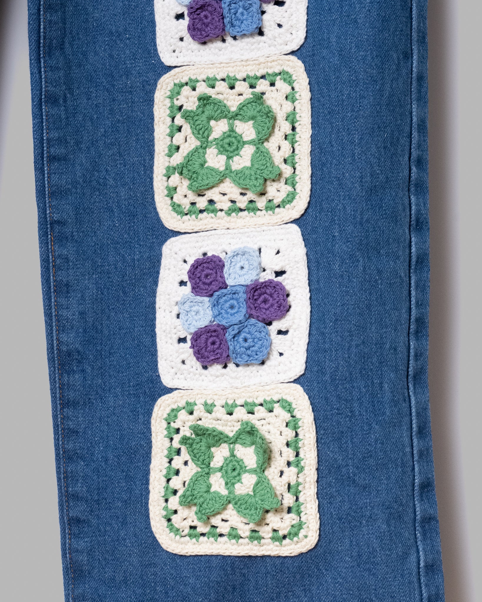 CROCHET FLOWER MOTIF WIDE JEANS - INDIGO