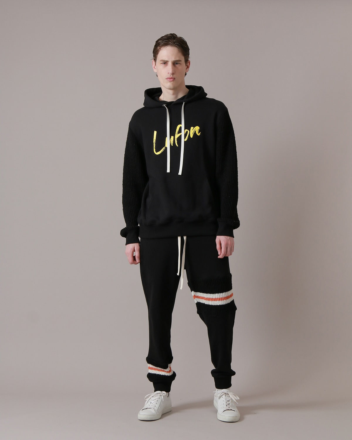 KNIT SLEEVE HOODIE - BLACK